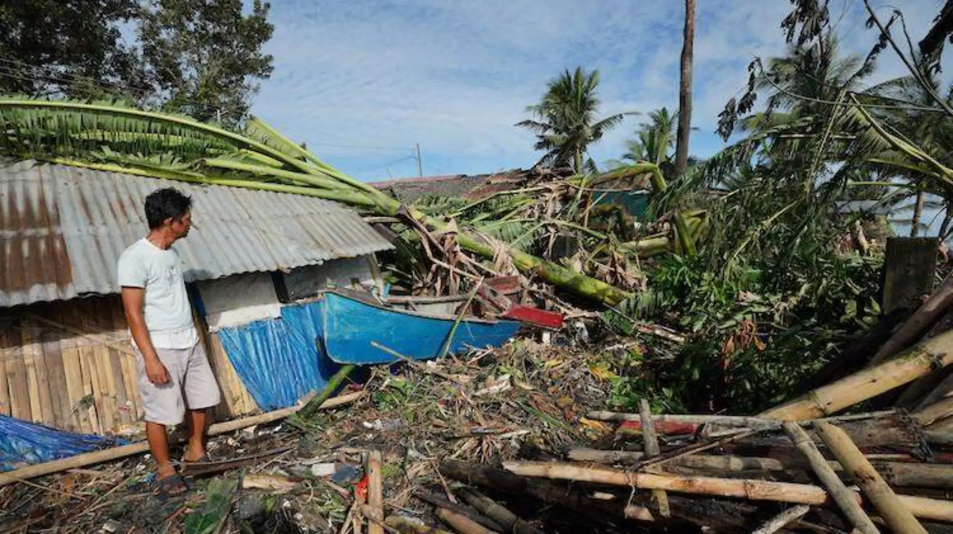 Aumenta a 75 las muertes tras paso del tifón Rai por Filipinas 1